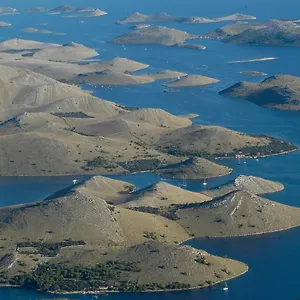 https://maiora-luxury-island-suites.hotelinzadar.com