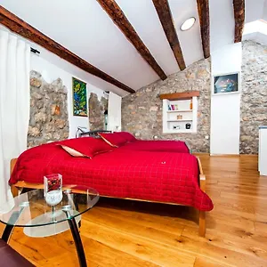 https://studios-villa-oscar.in-istria.net